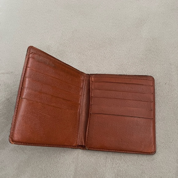 Authentic Louis Vuitton wallet - Picture 4 of 6